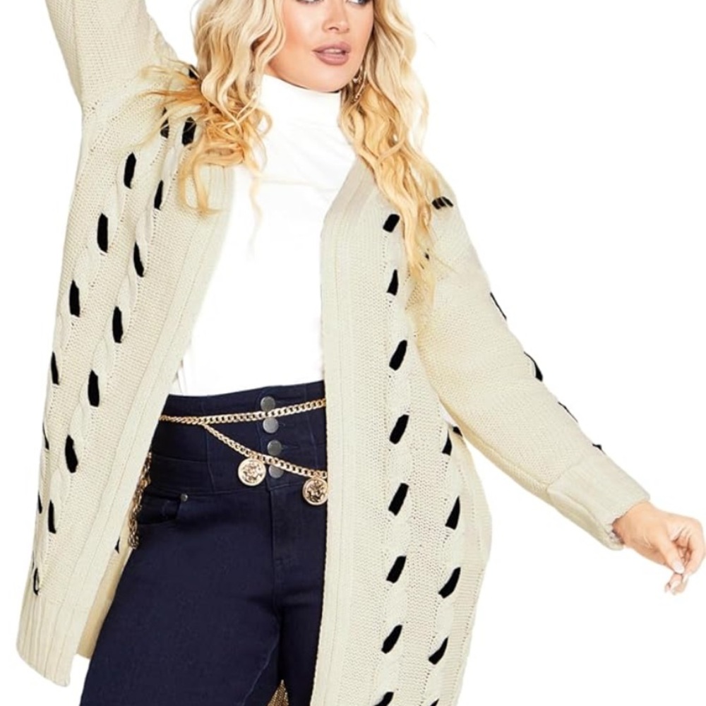 Aveology Elegant Cream Cardigan with Black Details 22/24
